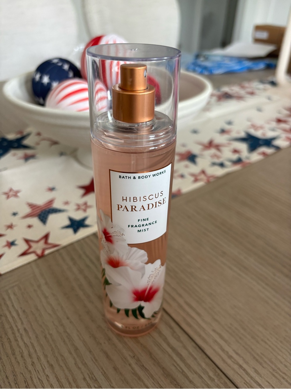 Bath & Body Works Hibiscus Paradise Fine Fragrance Mist - Peachy Pink & White